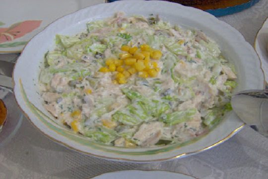 Yoğurtlu Tavuk Salatası