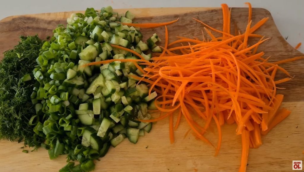 sebzeli yoğurtlu makarna salatası