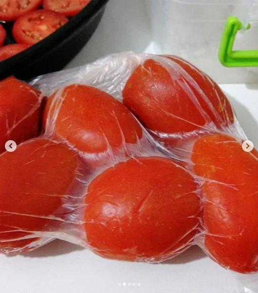 buzlukta bütün domates