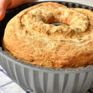 kek kalıbında ekmek yapımı