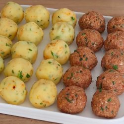 fırında patatesli köfteli yemek tarifi