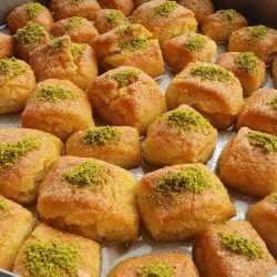 şerbeti kaynatılmadan yapılan irmikli tatlı tarifi