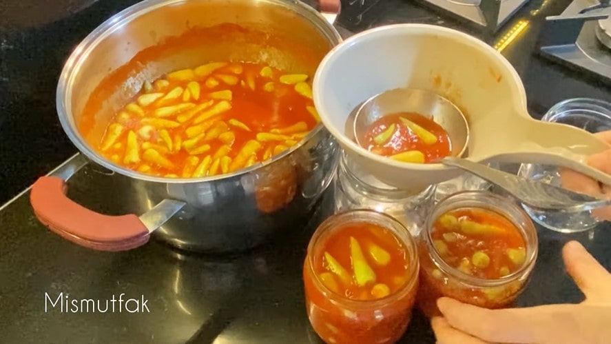 domates soslu turşu
